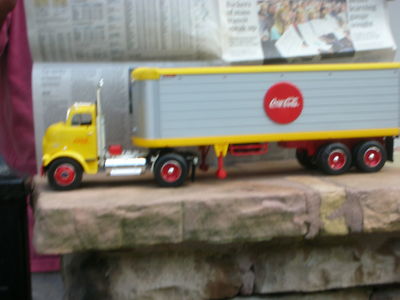 Fashion Dolls 1954 on Ertl Collectibles Coca Cola Gmc 1954 Series 90 Cab With 30 Foot