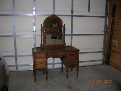 Antique Dressers on Antique Dresser With Mirror Completed