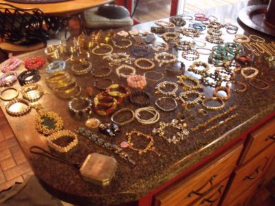  Costume Jewelry on Huge Lot Of New Vintage   Antique Costume Jewelry 5 Lbs Completed